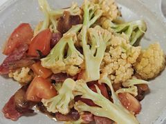 有机菜花番茄煮腊味-鹿鸣酒家(越秀店)