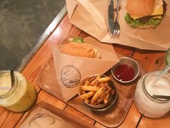 -BURGER BRO'S