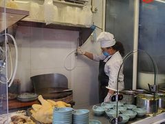 自助取餐区-九斤黄三黄鸡专卖店