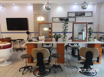 唔 这家店嘛 是我家人推荐我去哒 第一次去