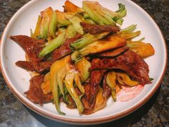 菜梗炒猪肝-菲乐餐厅(三十年经营·湖滨路店)