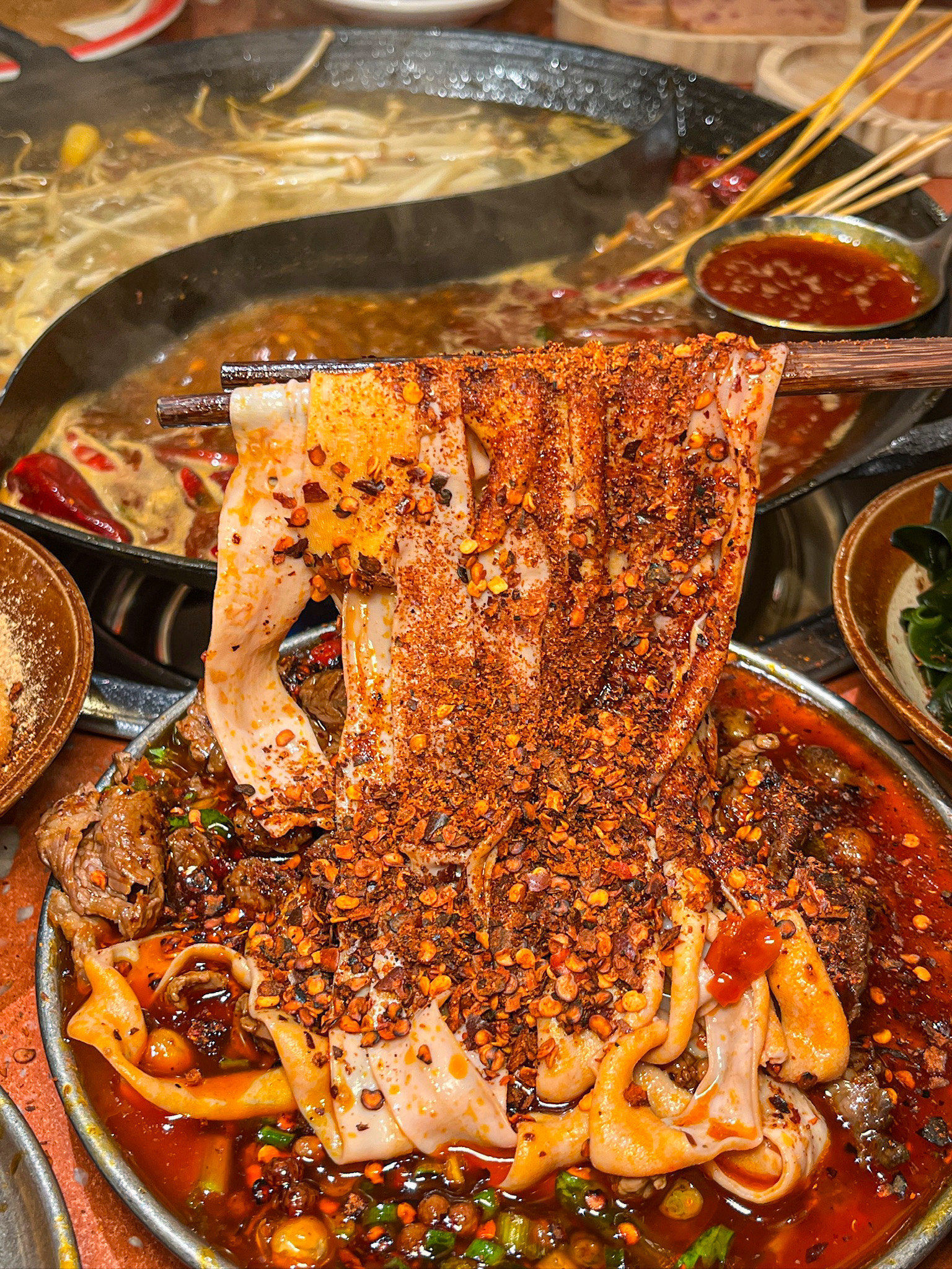 这家特辣火锅店会征服每个成都人的味蕾!