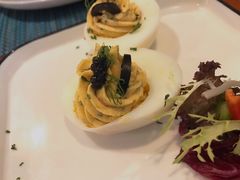 酿鸡蛋沙拉配鱼子酱-帕歌西班牙餐厅paco tapas