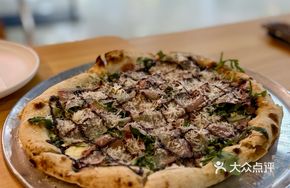 Cheese and Smoked Ham Pizza