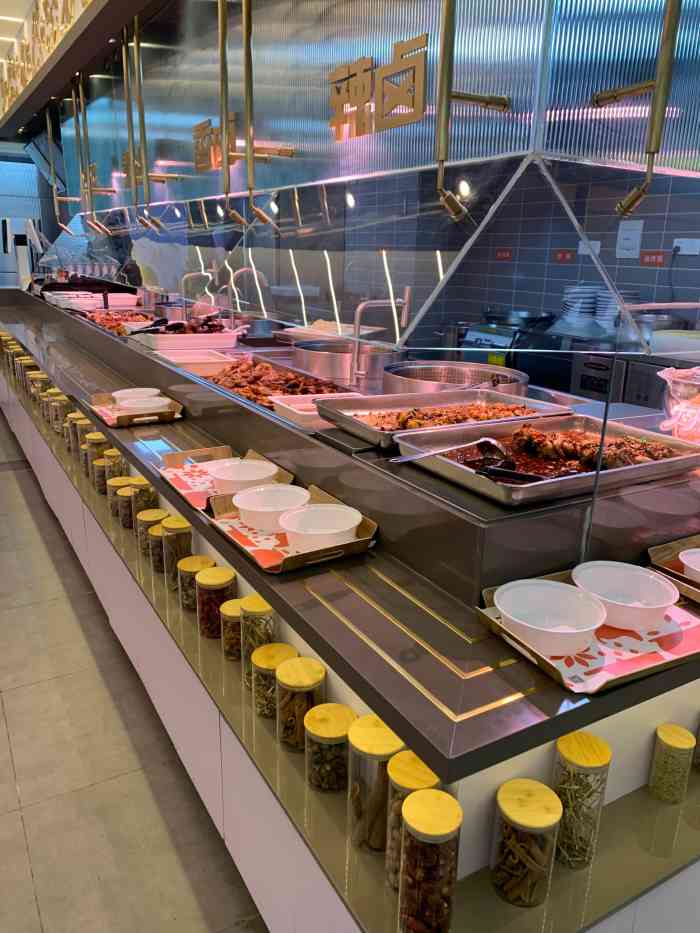 本弄鲜卤现捞(环宇荟店)