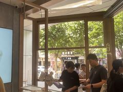 -喜茶(上海打浦桥日月光gelato lab+店)