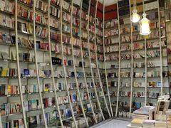 -钟书阁(松江泰晤士小镇店)