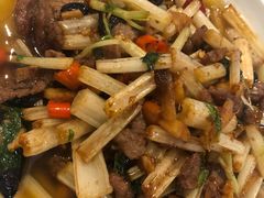 白芹菜爆黄牛肉-眉州东坡(博雅店)