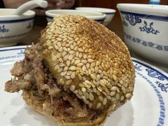 烧饼夹烧牛羊肉-老爆肚满五香烧牛羊肉