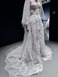 -Vera Wang婚纱礼服旗舰店