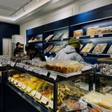 芳华街的谷悟面包，买了一堆