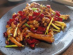 -曼听小寨海鲜烧烤·大连辣炒大王(盖州街店)