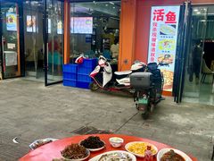 -丹水桥地锅鱼·翘嘴鲌·地方特色全鱼宴(丹江口大坝店)