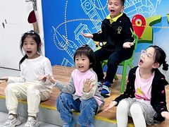 -蓝话筒·少儿成人演讲口才·主持朗诵·戏剧表演(大华第一坊店)