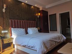 -白玉兰酒店(上海田子坊马当路地铁站店)