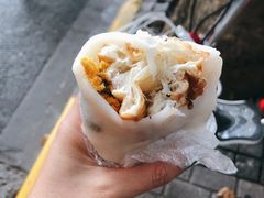 咸菜肉松油条-上海虹口糕团食品厂(茂名路店)