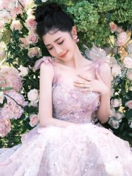 -不晚国际婚纱礼服
