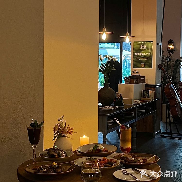 日落下的浪漫🥂藏在巷子里的法式餐酒馆