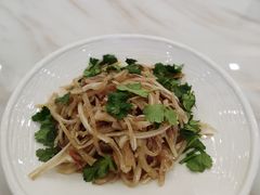 凉拌猪耳-梅龙镇酒家(南京西路总店)