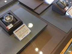 -华夏典当行(龙德广场店)