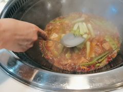 -哈尔滨烧烤·山河村铁锅炖(交大店)