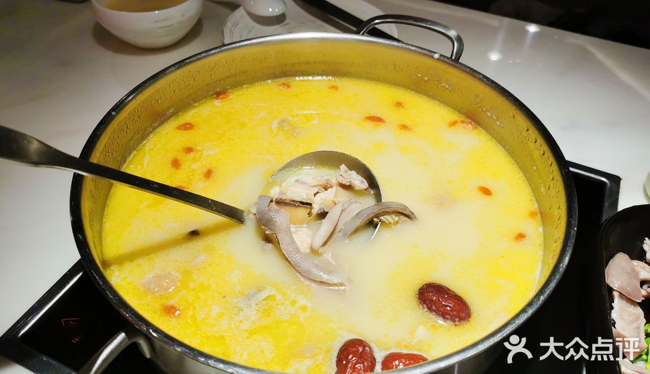 那天刚滑完冰太饿了，后面顾着吃忘了拍照