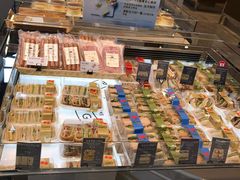 面包甜点陈列柜-巴黎贝甜(常德路店)