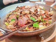 油焖笋炒烟熏肉-云海肴·汽锅鸡·云南菜(苏州中心店)