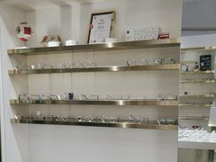 -视野联行眼镜•蔡司•依视路(温江店)