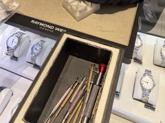 -亨吉利世界名表中心(砂之船奥莱店)