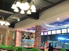 大堂-醉美东江·三文鱼·烧鸡公