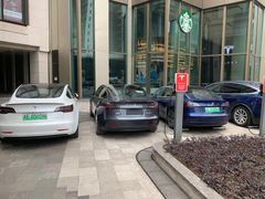-TESLA 特斯拉(上海太古汇体验店)