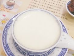 -广信牛奶甜品世家(台东店)