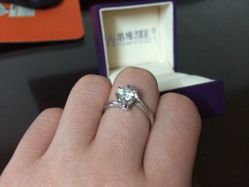 -威德钻石-克拉钻大本营(南京东路店)