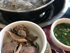 -老石黑山羊毛驴肉火锅(金凯广场店)