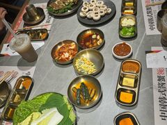 -草家酱蟹炭火烤肉店(珲春南路一店)