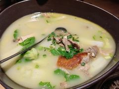 鸭架炖白菜豆腐汤-青年公社烤鸭(滨湖银泰店)