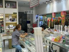 -美式眼镜·授权蔡司.依视路.尼康.豪雅.明月(人民广场店)