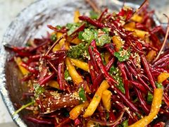 -小董哥烤串·爆汁大油边(故宫店)