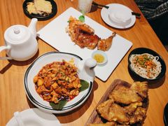 黄金脆皮猪手-莲餐厅·湖北菜·藕汤是头牌(愚园路店)