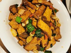 香干炒回锅肉-肖记公安牛肉鱼杂馆· 省级非物质文化遗产(仁和路店)