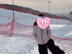 -采薇庄园四季滑雪场