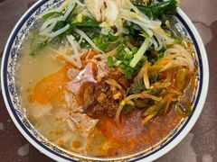 -巍山𤆵肉饵丝