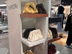 -文艺复兴百货(米兰大教堂广场店)