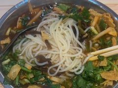 -柳州肥姨妈大骨螺蛳粉(东靖路店)
