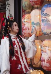 -一揽芳华汉服旗袍体验馆(拙政园店)