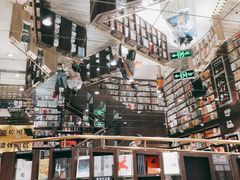 -钟书阁(群光广场店)
