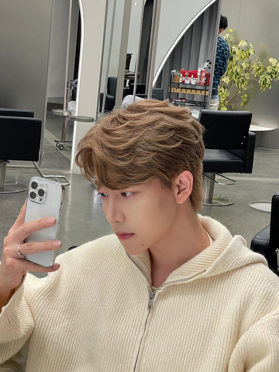 乱中有型男士烫发韩系风格男士发型乱中有型男士烫发韩系风格男士