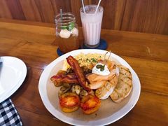 -ROAST coffee & eatery