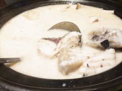 大砂锅炖鱼头汤-丹江渔村(望京店)